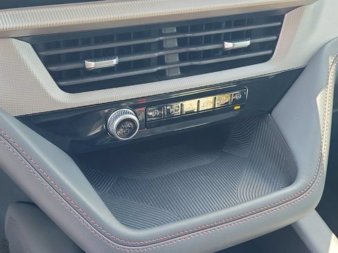 Certified 2025 Ford Explorer Active w/ Active Comfort Package AWD/4WD image 27
