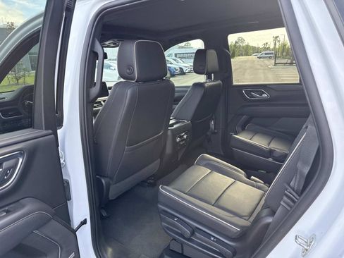 Used 2022 GMC Yukon SLT w/ SLT Premium Package AWD/4WD image 14