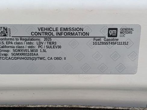 Used 2025 Chevrolet Malibu LS FWD image 30