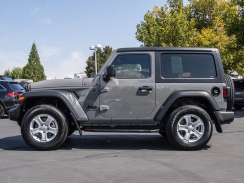 Used 2023 Jeep Wrangler Freedom Edition image 4