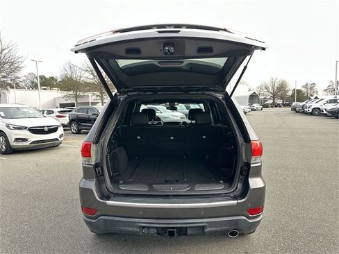 Used 2017 Jeep Grand Cherokee Limited w/ Trailer Tow Group IV image 35