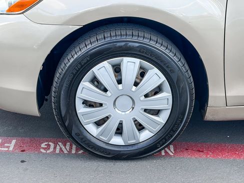 Used 2007 Toyota Camry LE image 9