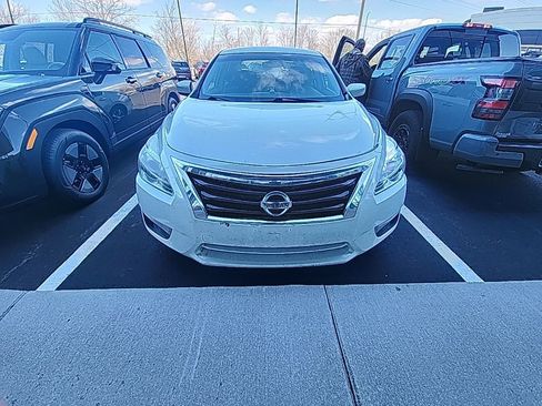 Used 2014 Nissan Altima 2.5 SV image 3