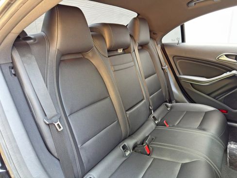 Used 2018 Mercedes-Benz CLA 250 4MATIC image 36