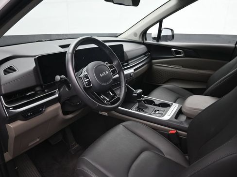Used 2026 Kia Carnival FWD image 19