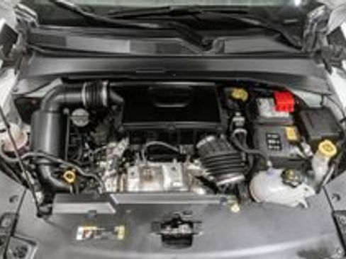 Used 2025 Jeep Compass Trailhawk AWD/4WD image 3