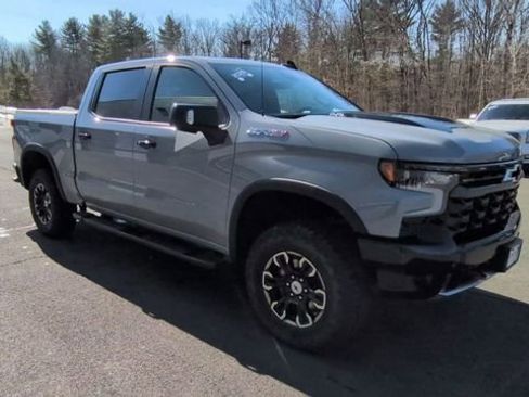 Used 2025 Chevrolet Silverado 1500 ZR2 w/ Technology Package image 2