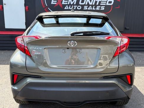 Used 2021 Toyota C-HR LE FWD image 9