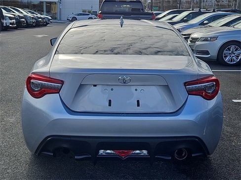Used 2020 Toyota 86 image 5