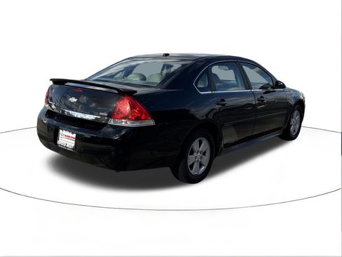 Used 2010 Chevrolet Impala LT w/ Luxury Edition Package image 3
