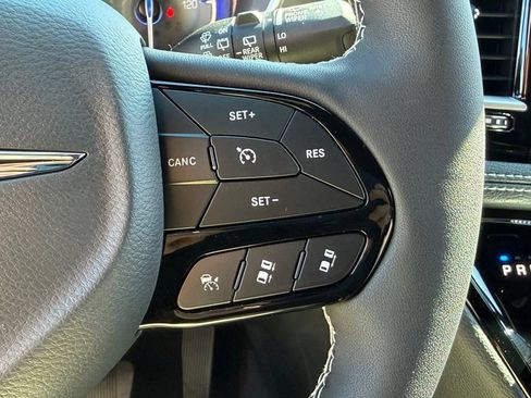 New 2026 Chrysler Pacifica Select w/ S Appearance Package FWD image 17