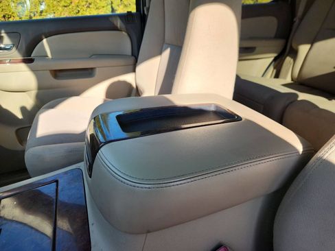 Used 2011 Chevrolet Tahoe LS image 25