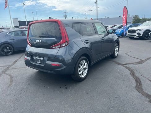 Used 2022 Kia Soul LX w/ Technology Package image 6