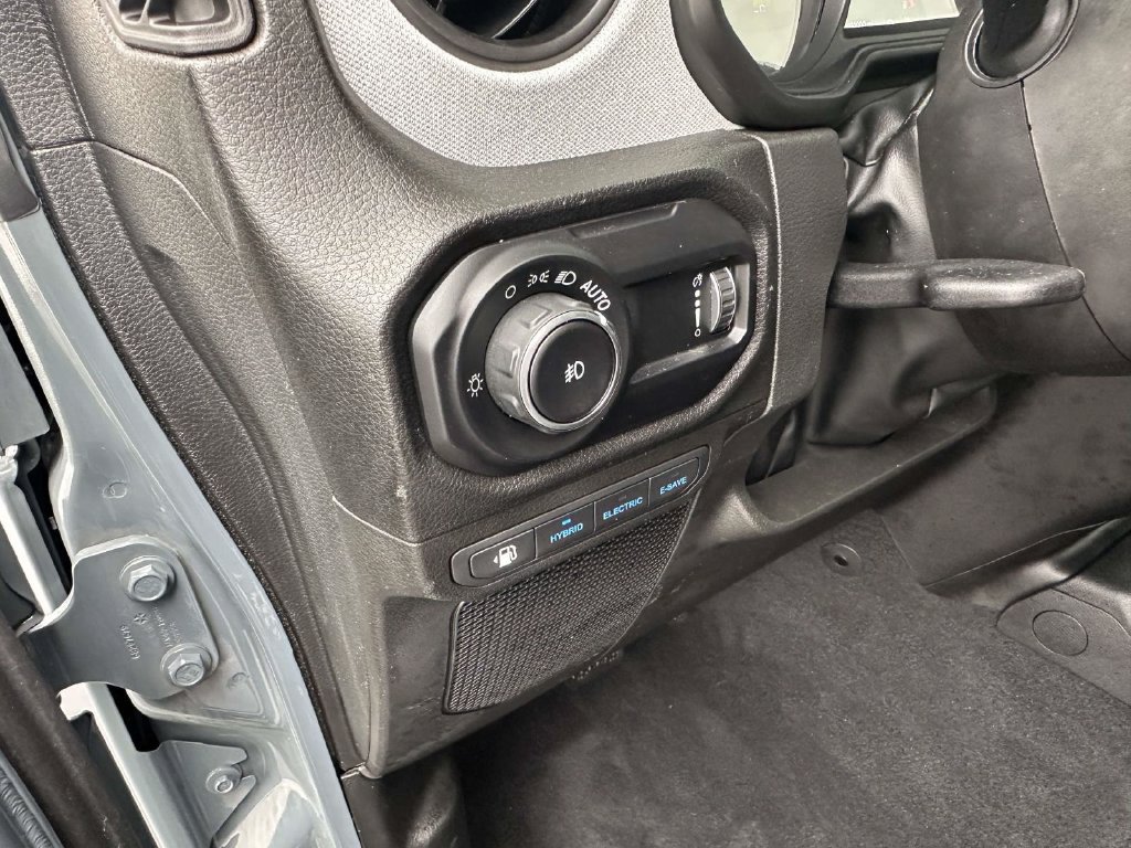 Used 2024 Jeep Wrangler Unlimited AWD/4WD image 23