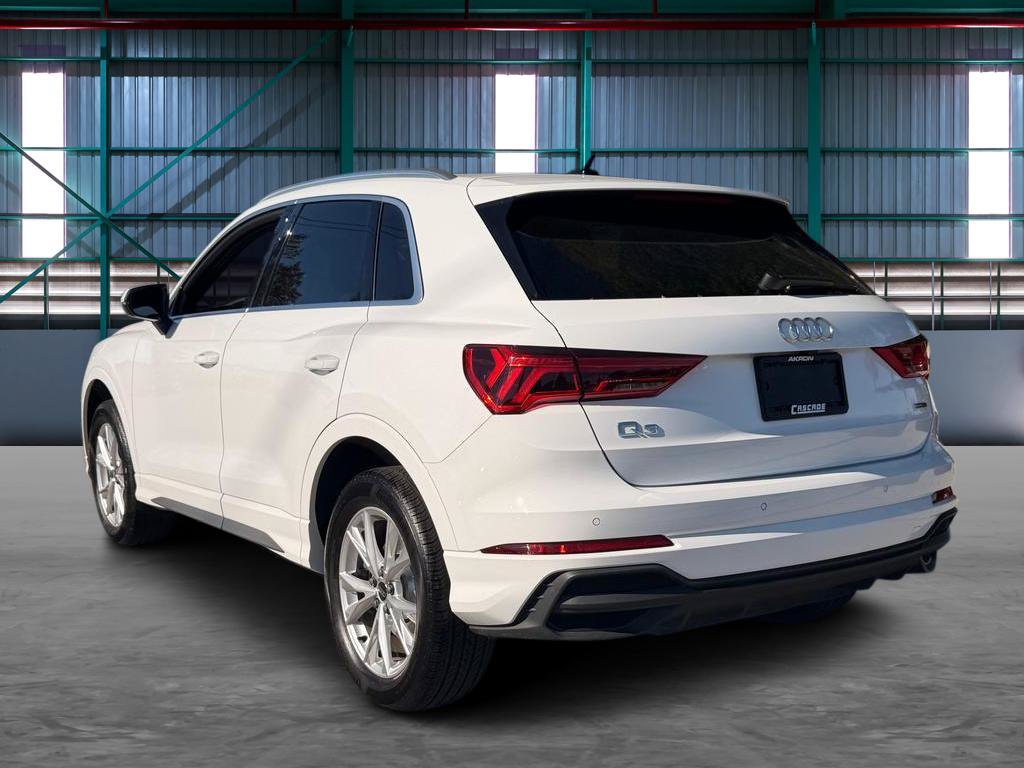Used 2024 Audi Q3 2.0T Premium AWD/4WD image 3