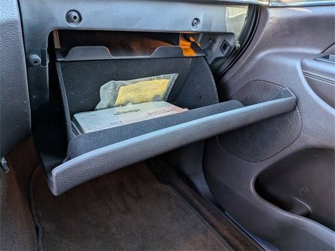 Used 2018 Jeep Grand Cherokee Overland image 26