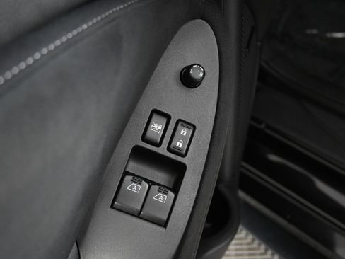 Used 2014 Nissan 370Z Touring w/ Sport Package RWD image 17