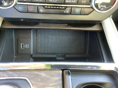 Used 2020 Ford Expedition Platinum AWD/4WD image 21