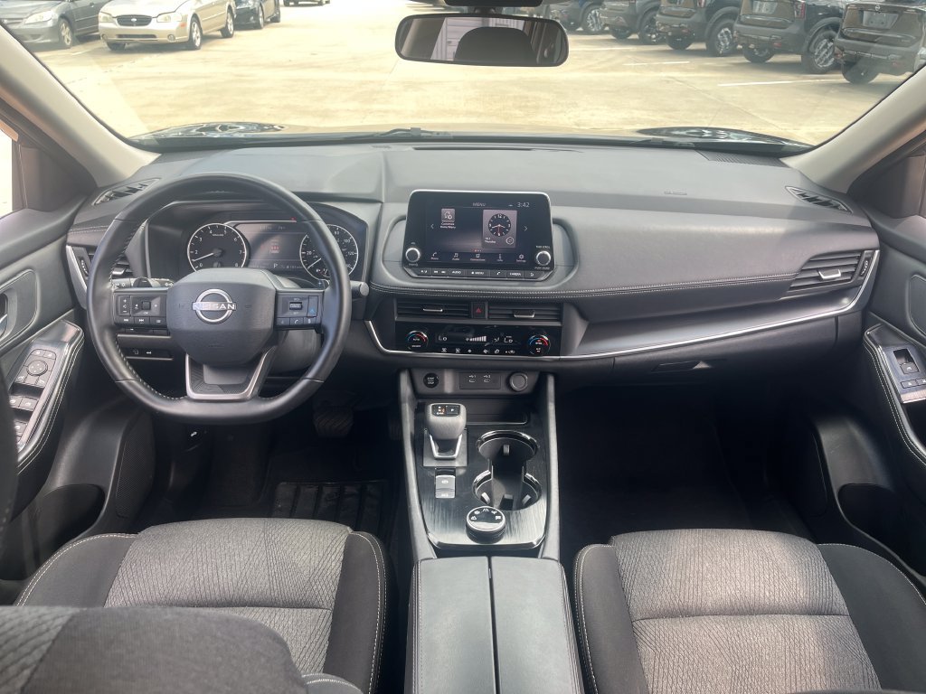Certified 2025 Nissan Rogue SV AWD/4WD image 14