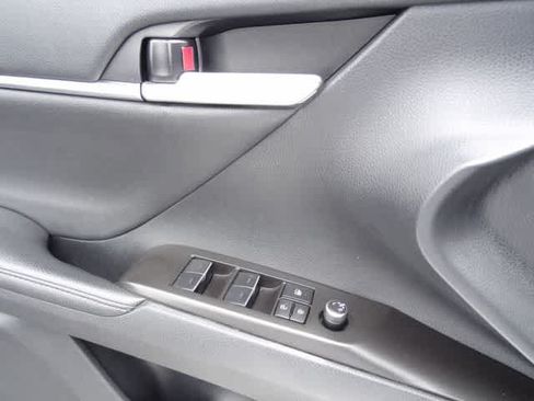 Used 2024 Toyota Camry XSE FWD image 11