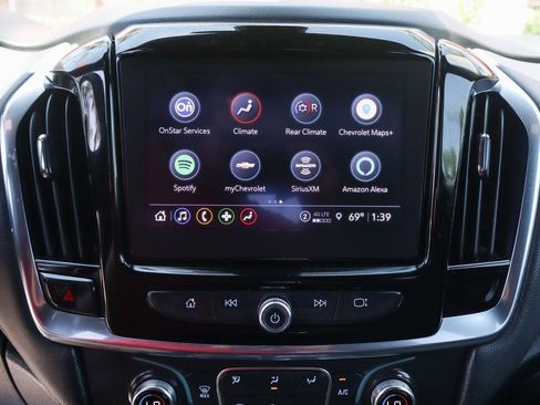 Used 2022 Chevrolet Traverse LT image 30