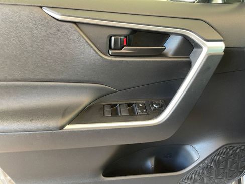 Used 2025 Toyota RAV4 LE image 20