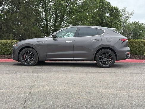 Used 2022 Maserati Levante Modena AWD/4WD image 10