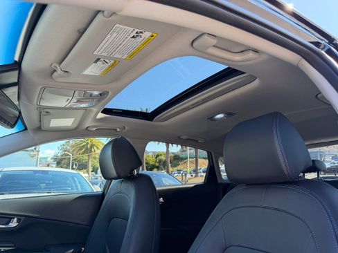 Used 2023 Hyundai Kona Limited FWD image 19