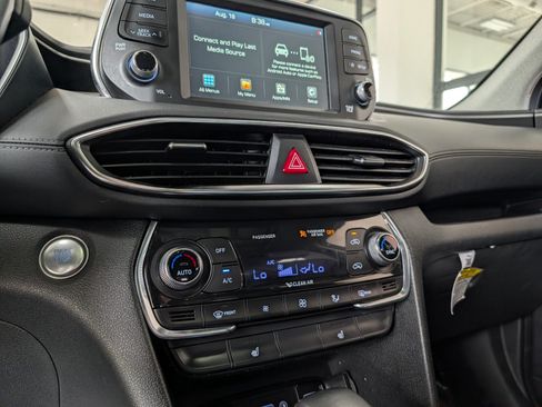 Used 2020 Hyundai Santa Fe SEL w/ Convenience + Premium Package AWD/4WD image 25