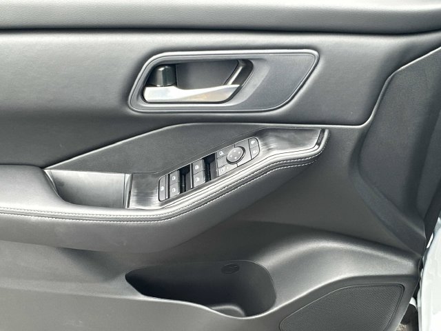 New 2026 Nissan Rogue SV AWD/4WD image 19