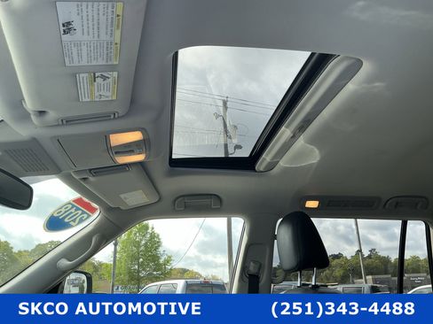 Used 2018 Nissan Armada SL w/ Premium Package image 26