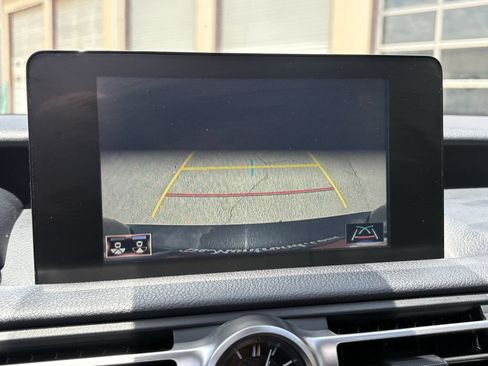 Used 2022 Lexus IS 350 F Sport RWD image 19