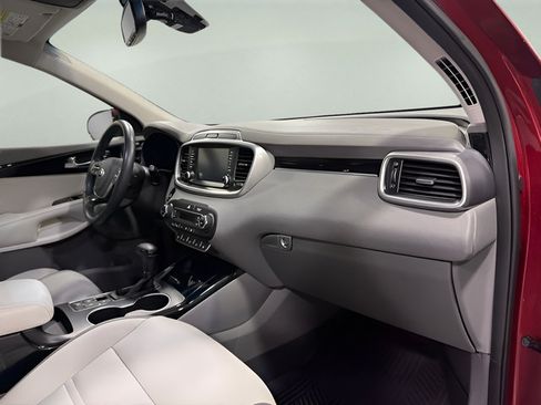Used 2019 Kia Sorento SX w/ SX Touring Package FWD image 16