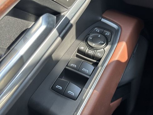 Certified 2025 GMC Sierra 2500 Denali Ultimate AWD/4WD image 15