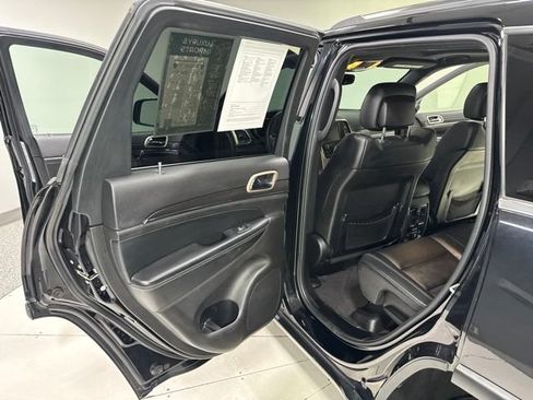 Used 2017 Jeep Grand Cherokee Limited AWD/4WD image 25