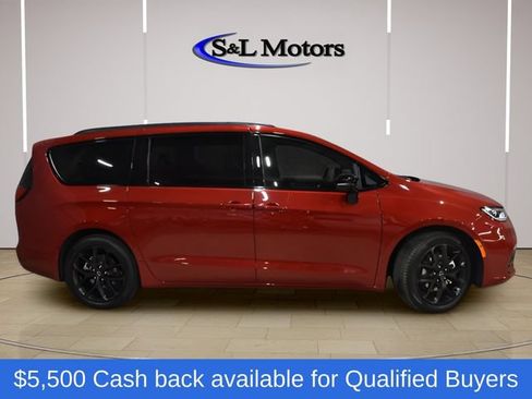 New 2026 Chrysler Pacifica Select w/ S Appearance Package FWD image 10
