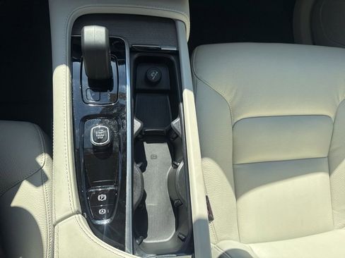 Used 2023 Volvo XC90 B5 Plus w/ Protection Package Premier AWD/4WD image 24