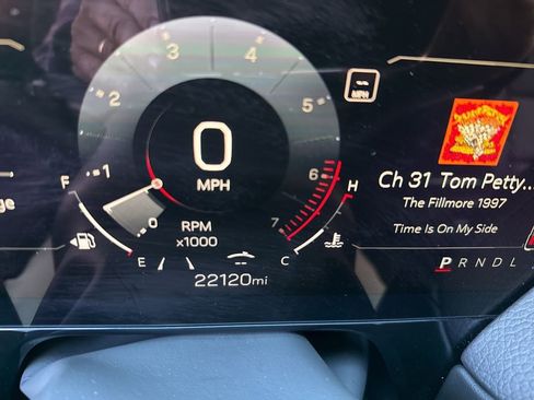 Used 2025 GMC Yukon Denali image 28