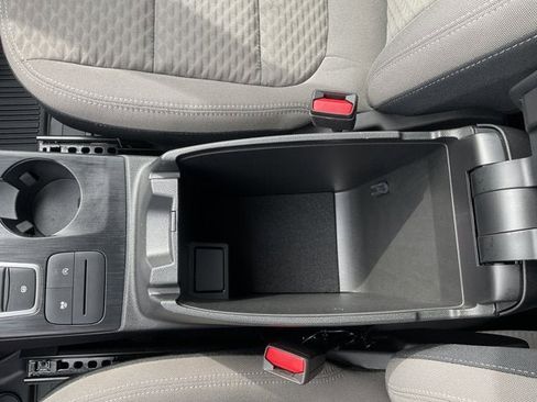 Certified 2022 Ford Escape SE w/ Cold Weather Package image 21