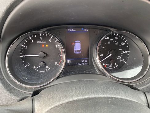 Used 2016 Nissan Rogue SV image 10