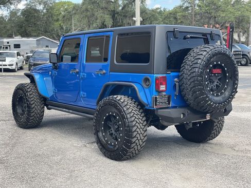 Used 2015 Jeep Wrangler Unlimited Rubicon w/ Connectivity Group AWD/4WD image 18