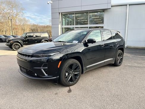 Used 2024 Jeep Wagoneer Launch Edition image 2