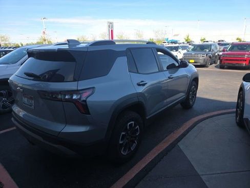 Used 2025 Chevrolet Equinox LT w/ Convenience Package II AWD/4WD image 3