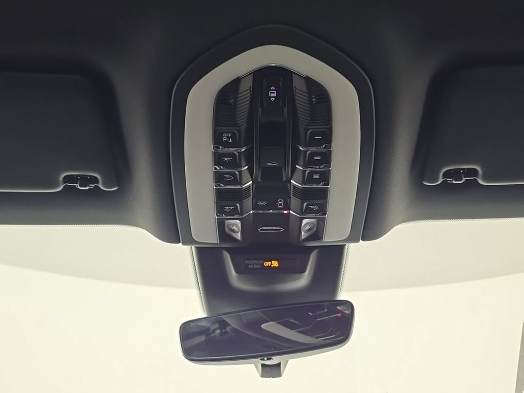 Certified 2026 Porsche Macan AWD/4WD image 25