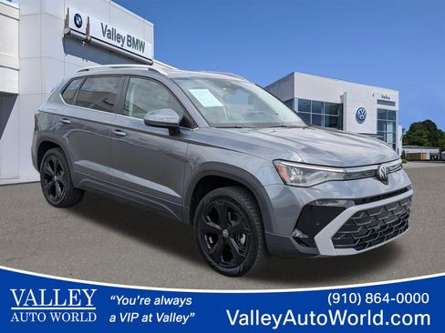 Used 2025 Volkswagen Taos SEL image 1