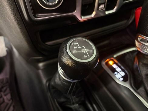 Used 2024 Jeep Gladiator Sport AWD/4WD image 28