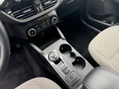 Used 2022 Ford Escape SE image 13