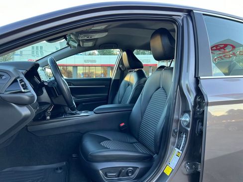 Used 2023 Toyota Camry SE image 10