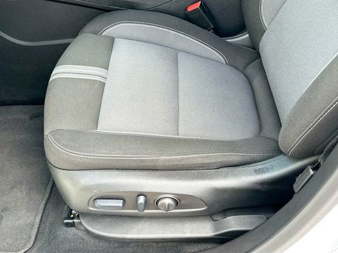 Used 2025 Chevrolet Blazer LT FWD image 18