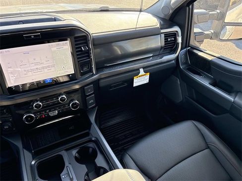New 2026 Ford F250 Lariat w/ Black Appearance Package image 15